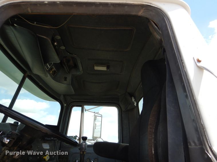 image for item FX9125 1997 Mack RD690S ready mix truck