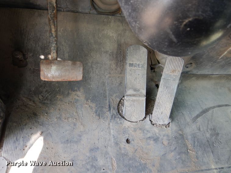 image for item FX9125 1997 Mack RD690S ready mix truck