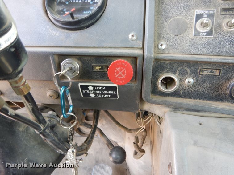 image for item FX9125 1997 Mack RD690S ready mix truck