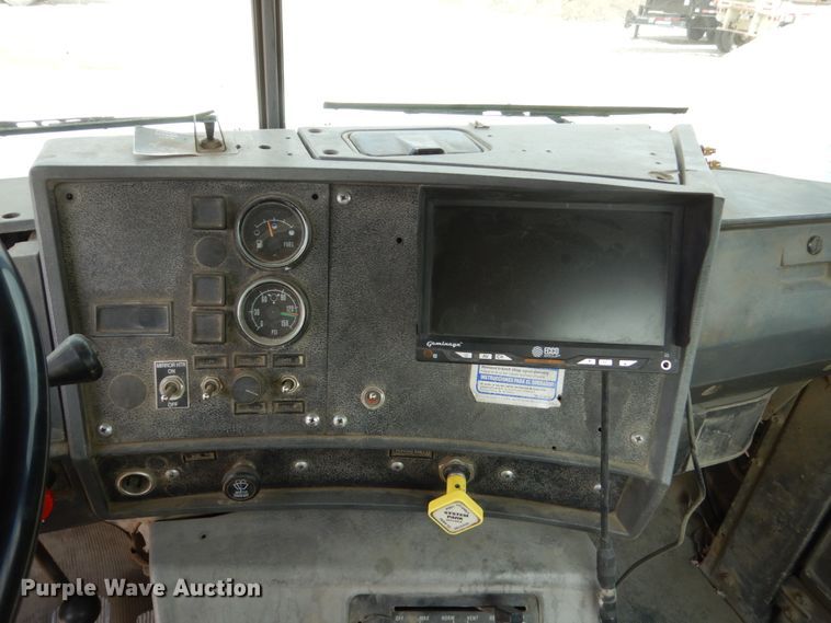 image for item FX9125 1997 Mack RD690S ready mix truck