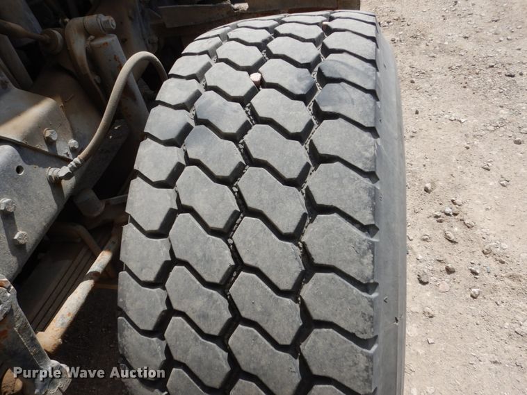 image for item FX9125 1997 Mack RD690S ready mix truck