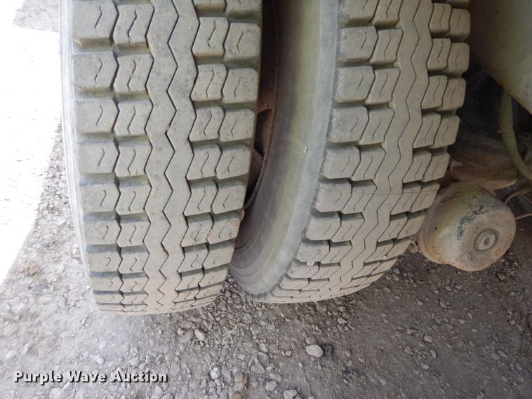 image for item FX9125 1997 Mack RD690S ready mix truck