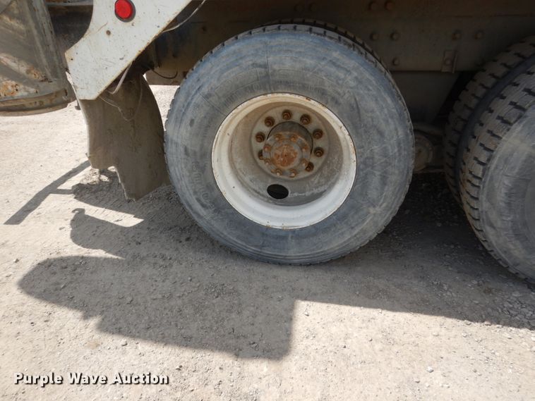 image for item FX9125 1997 Mack RD690S ready mix truck