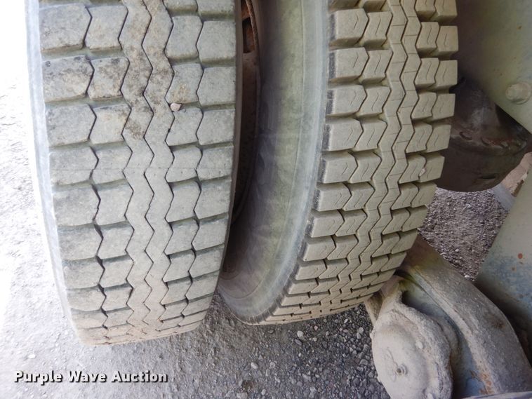 image for item FX9125 1997 Mack RD690S ready mix truck