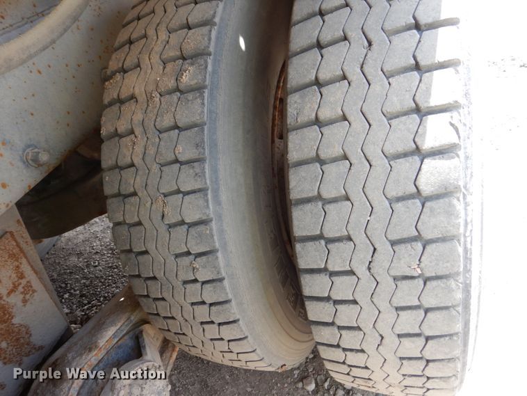 image for item FX9125 1997 Mack RD690S ready mix truck