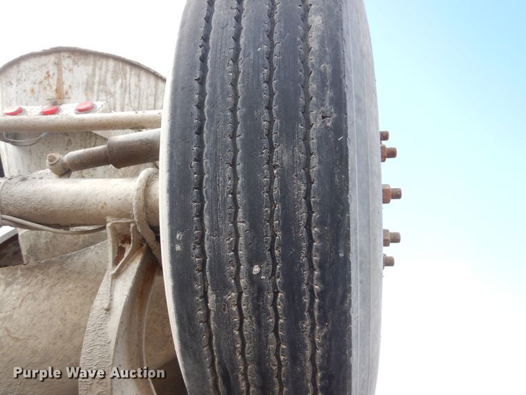 image for item FX9125 1997 Mack RD690S ready mix truck