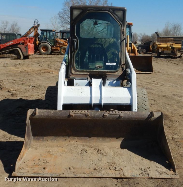 image for item FX9136 2000 Bobcat 753  skid steer loader