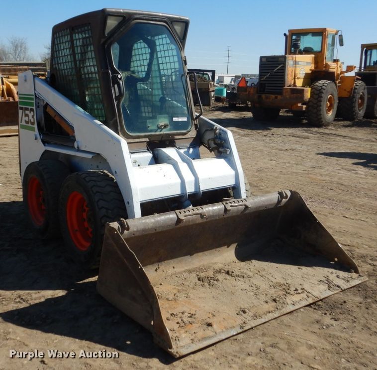image for item FX9136 2000 Bobcat 753  skid steer loader