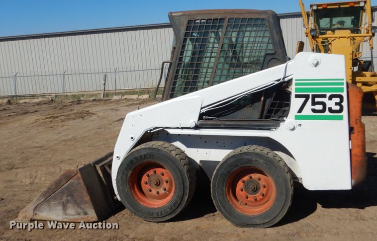 image for item FX9136 2000 Bobcat 753  skid steer loader