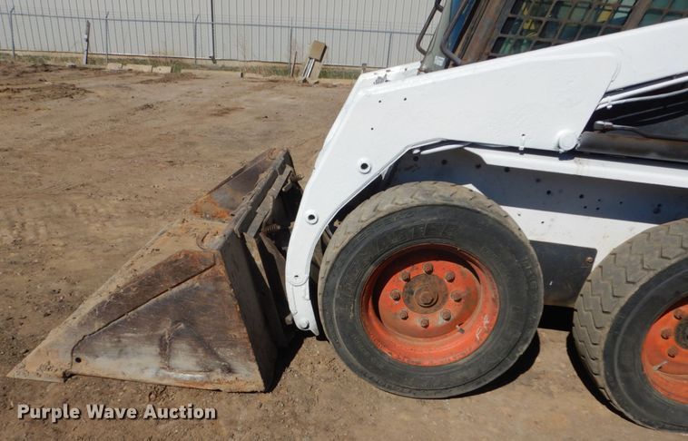 image for item FX9136 2000 Bobcat 753  skid steer loader