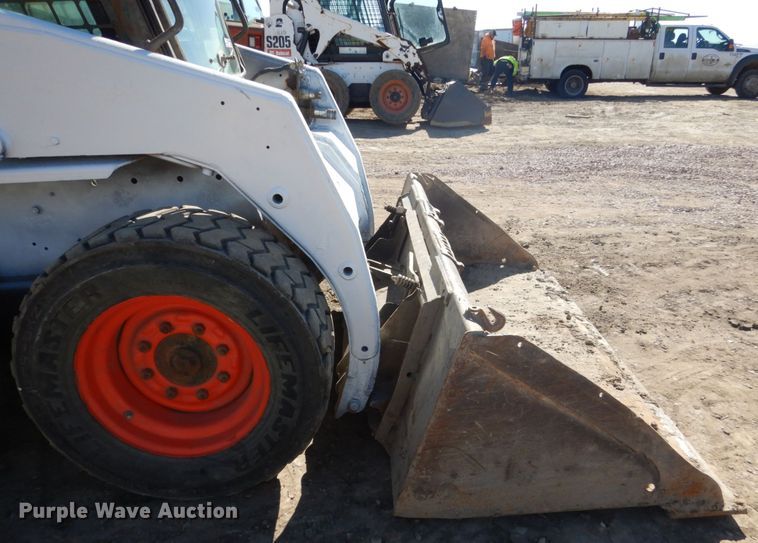 image for item FX9136 2000 Bobcat 753  skid steer loader