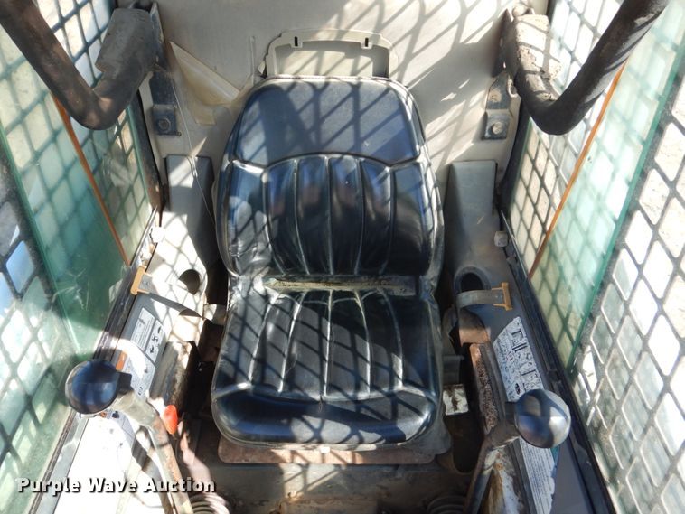 image for item FX9136 2000 Bobcat 753  skid steer loader