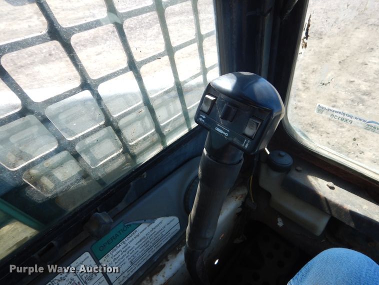 image for item FX9136 2000 Bobcat 753  skid steer loader