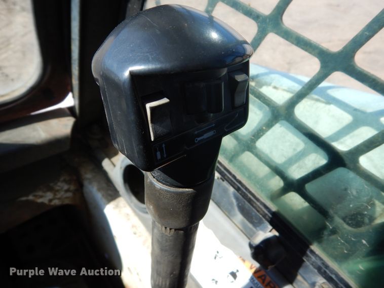 image for item FX9136 2000 Bobcat 753  skid steer loader