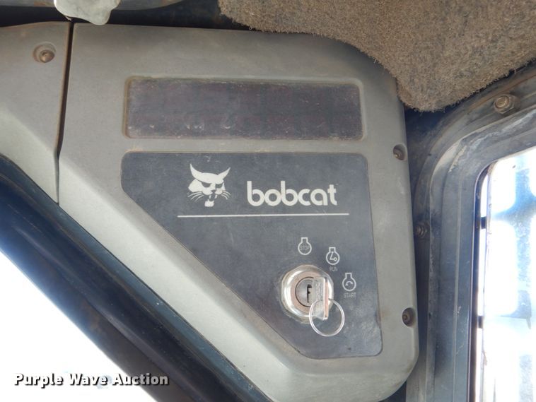 image for item FX9136 2000 Bobcat 753  skid steer loader