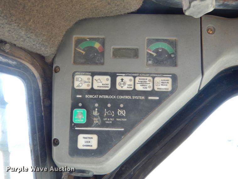 image for item FX9136 2000 Bobcat 753  skid steer loader