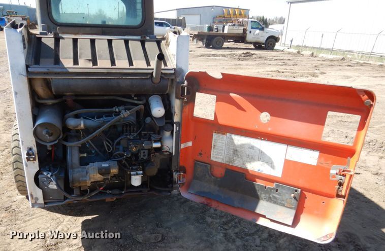 image for item FX9136 2000 Bobcat 753  skid steer loader