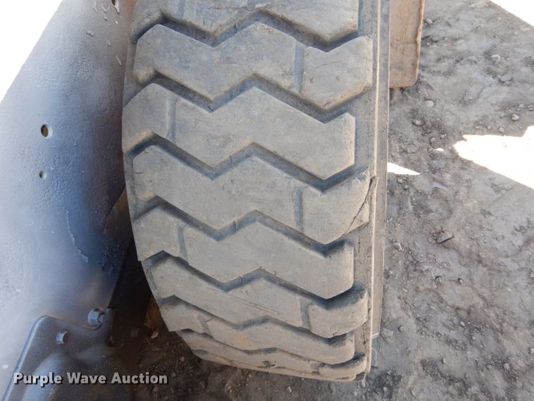 image for item FX9136 2000 Bobcat 753  skid steer loader