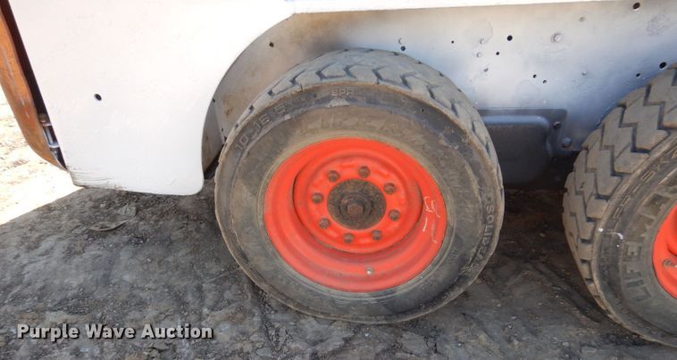 image for item FX9136 2000 Bobcat 753  skid steer loader