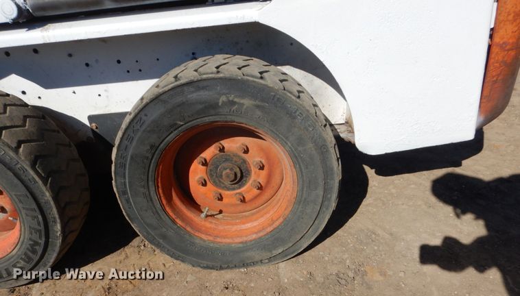 image for item FX9136 2000 Bobcat 753  skid steer loader