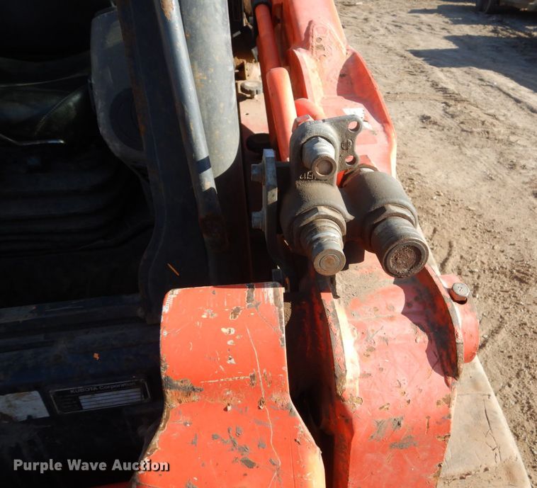 image for item FX9137 Kubota SVL90-2  tracked skid steer loader