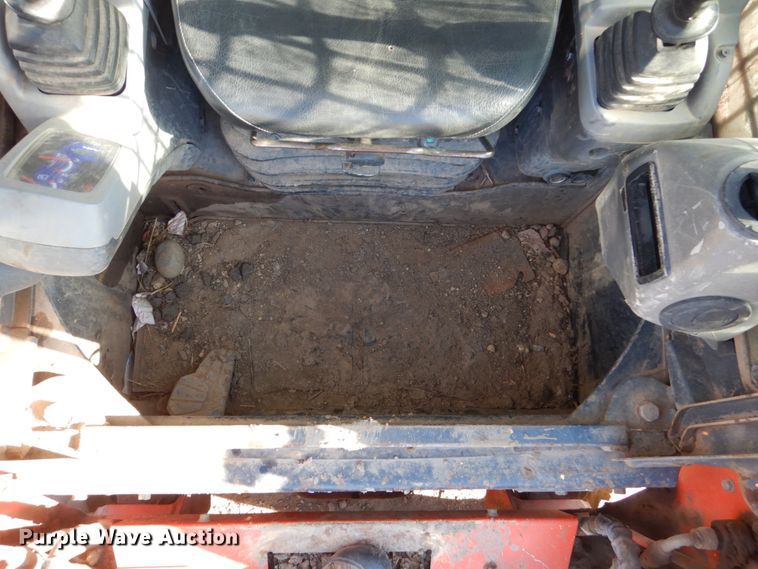 image for item FX9137 Kubota SVL90-2  tracked skid steer loader