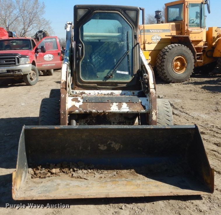 image for item FX9138 2009 Bobcat S205  skid steer loader