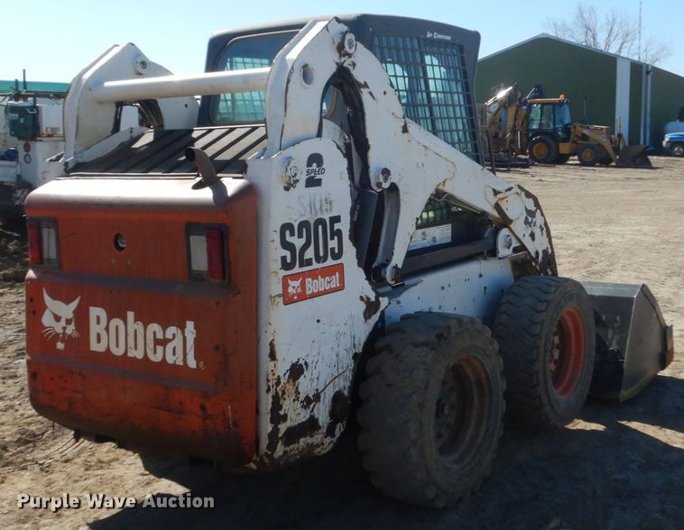 image for item FX9138 2009 Bobcat S205  skid steer loader