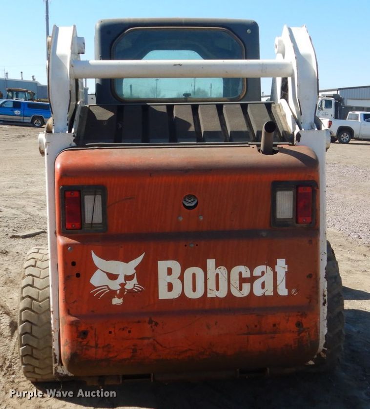 image for item FX9138 2009 Bobcat S205  skid steer loader