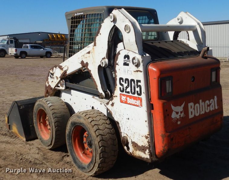 image for item FX9138 2009 Bobcat S205  skid steer loader
