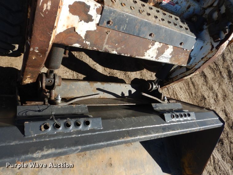 image for item FX9138 2009 Bobcat S205  skid steer loader