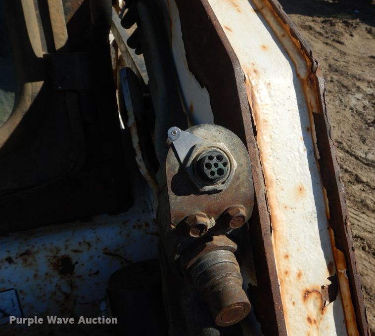 image for item FX9138 2009 Bobcat S205  skid steer loader