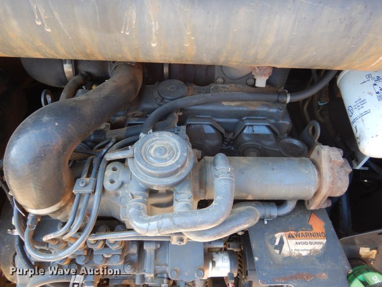 image for item FX9138 2009 Bobcat S205  skid steer loader