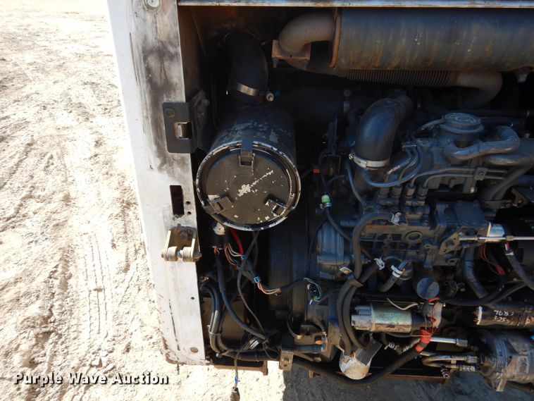 image for item FX9138 2009 Bobcat S205  skid steer loader