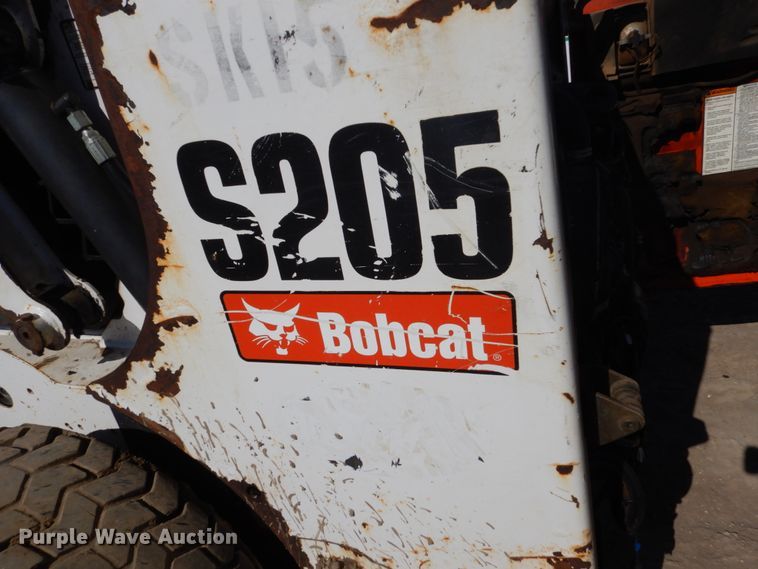 image for item FX9138 2009 Bobcat S205  skid steer loader