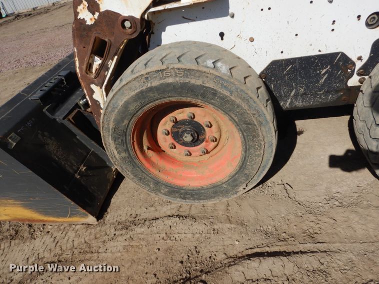 image for item FX9138 2009 Bobcat S205  skid steer loader