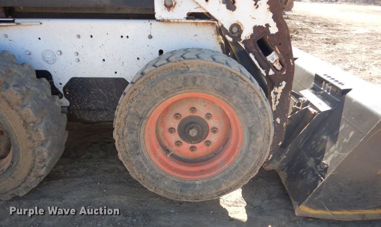 image for item FX9138 2009 Bobcat S205  skid steer loader