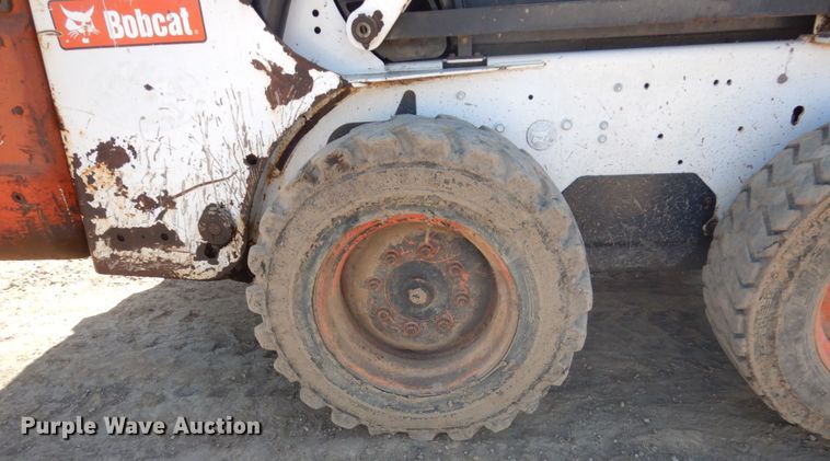 image for item FX9138 2009 Bobcat S205  skid steer loader