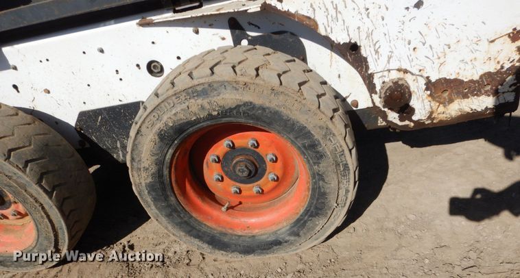 image for item FX9138 2009 Bobcat S205  skid steer loader