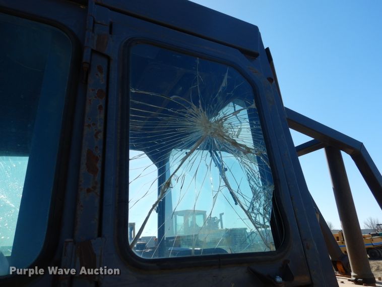 image for item FX9141 1997 Case 850G  crawler dozer