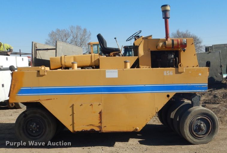 image for item FX9142 Galion P3000 pneumatic roller