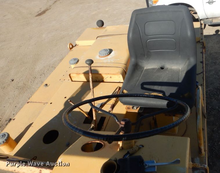 image for item FX9142 Galion P3000 pneumatic roller