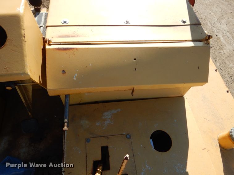 image for item FX9142 Galion P3000 pneumatic roller