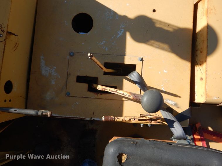 image for item FX9142 Galion P3000 pneumatic roller