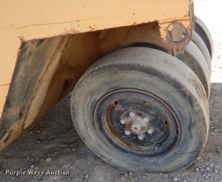 image for item FX9142 Galion P3000 pneumatic roller