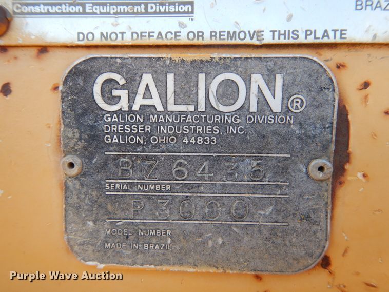 image for item FX9142 Galion P3000 pneumatic roller