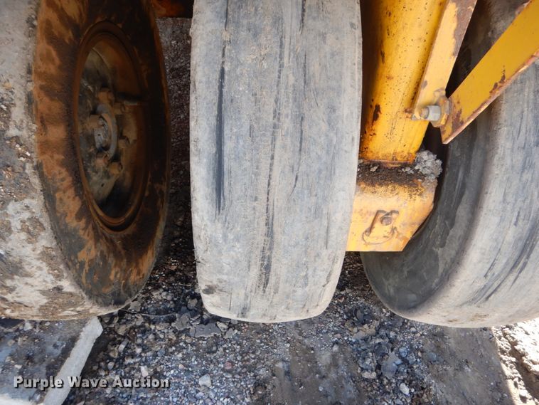 image for item FX9143 Amhoist SP4000 pneumatic roller