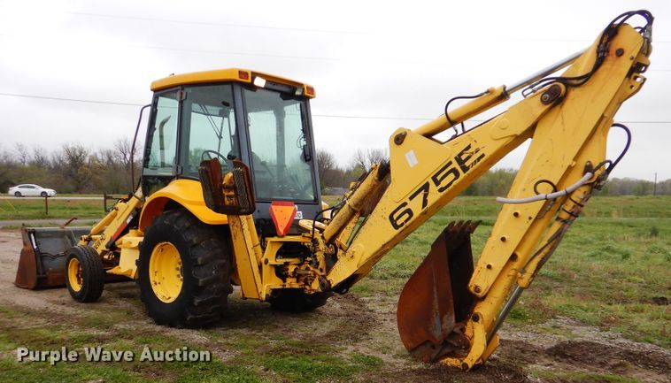 image for item GF9152 2000 New Holland 675E  backhoe