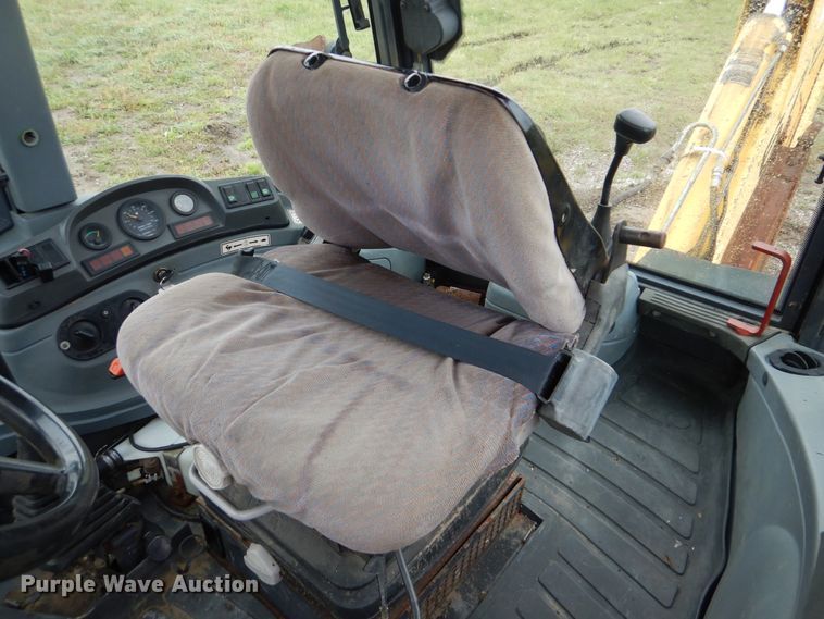 image for item GF9152 2000 New Holland 675E  backhoe