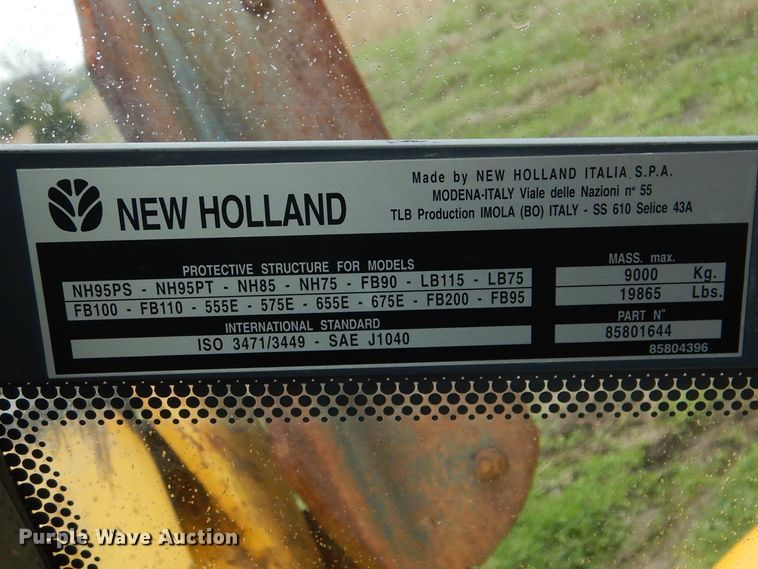 image for item GF9152 2000 New Holland 675E  backhoe
